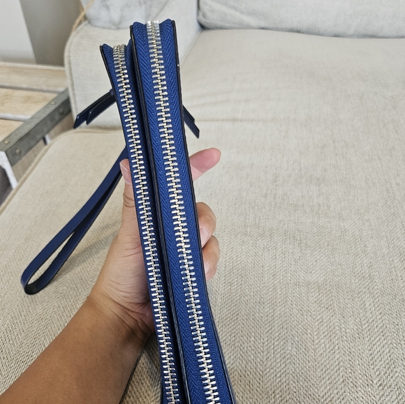 Almost new Kate Spade wallet wristlet - Picture 6 of 15